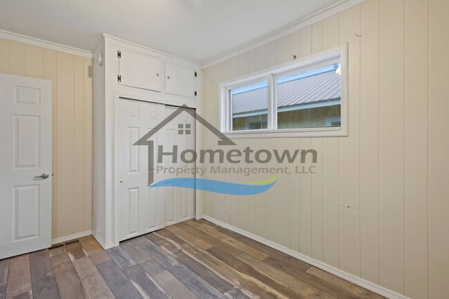 Building Photo - Kellogg Mid-Term Rental: Charming 3 Bed 1 Bath Home with Fenced Yard – Ends June 30!