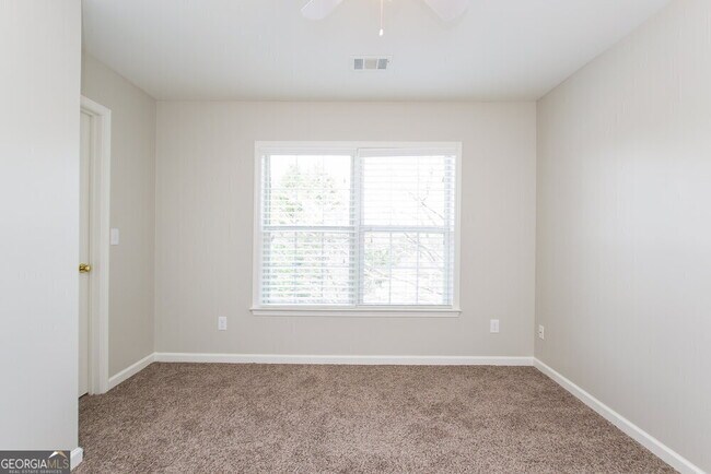 Building Photo - 3304 Spindletop Dr NW