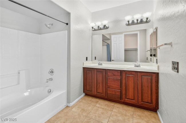 Building Photo - 10091 Sand Key St