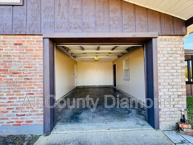 Building Photo - 167 Lauren Ln