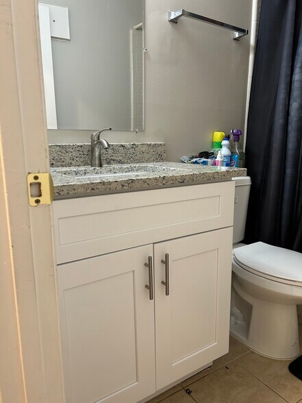 Building Photo - 412 Banana Cay Dr