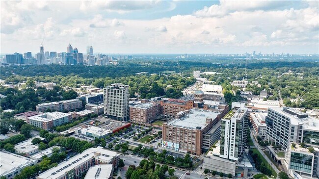 Building Photo - 400 Village Pkwy