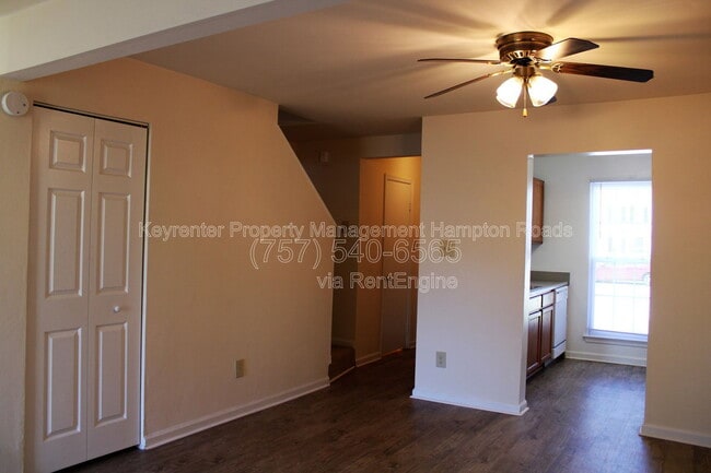 Building Photo - 1 Peachtree Ct