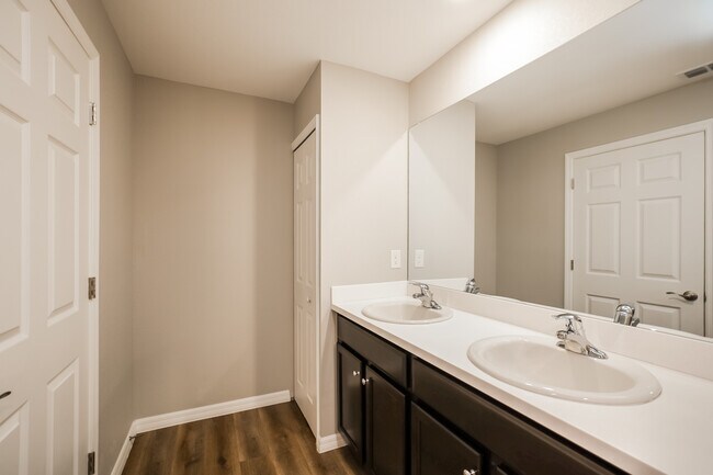 Building Photo - 258 Dorman St