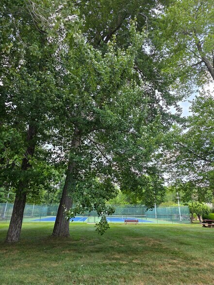 Building Photo - 17 Stony Brook Dr