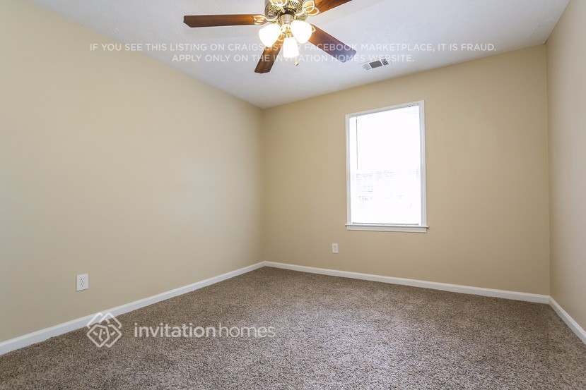 Building Photo - 1747 Vertex Dr SW