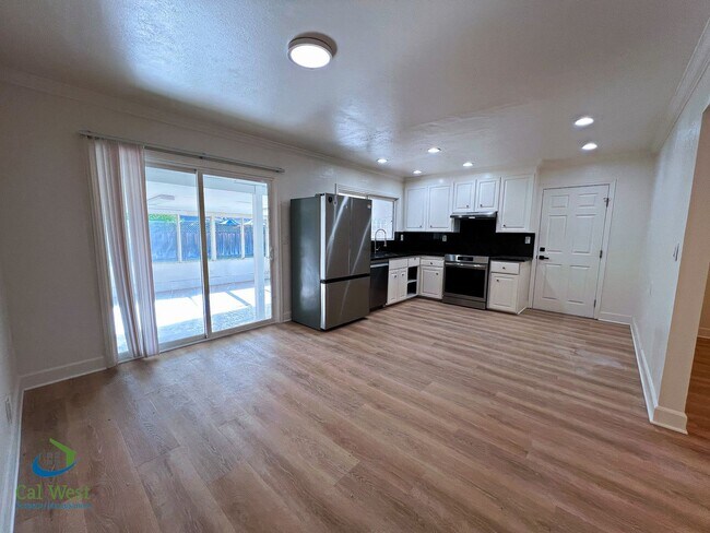 Building Photo - $4,750 - Beautiful 3 Bed/2 Bath in Cambrian neighborhood-Pets possible with approval