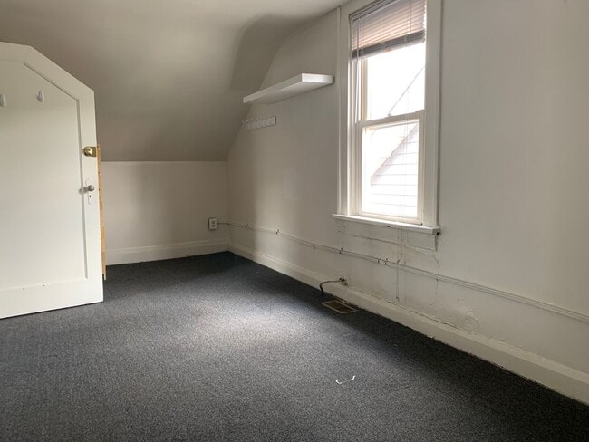 Building Photo - 3815 Pier St