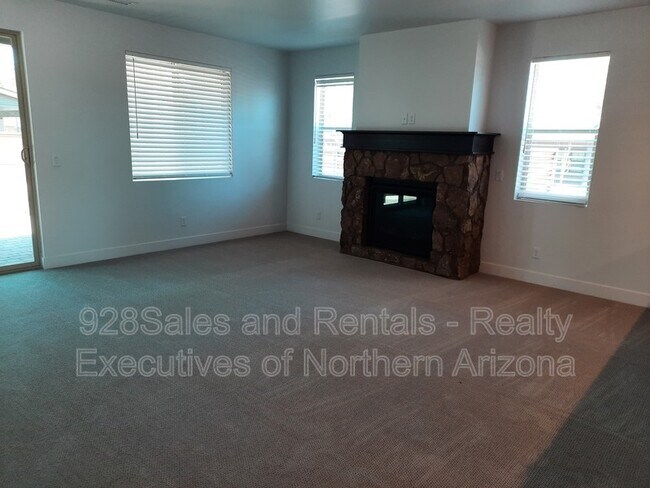 Building Photo - 2335 S Polaris Way