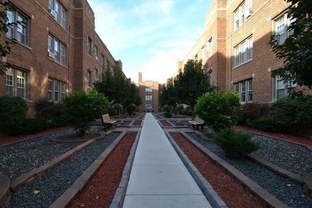 Primary Photo - 623.5 W Barry Ave