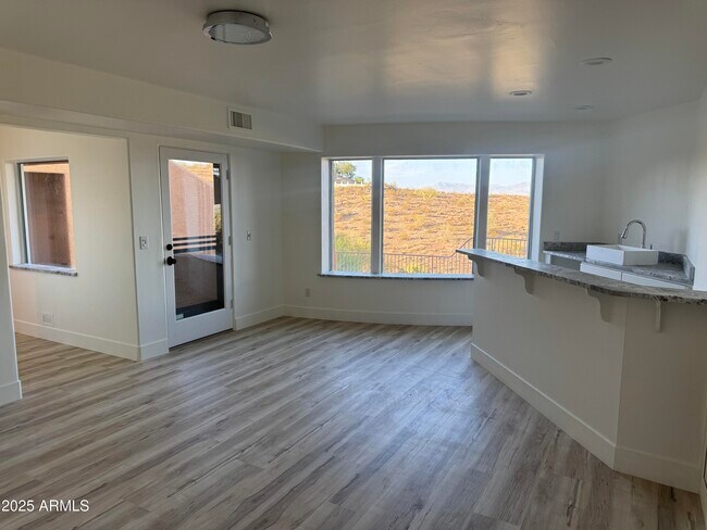 Building Photo - 15633 N Boulder Dr