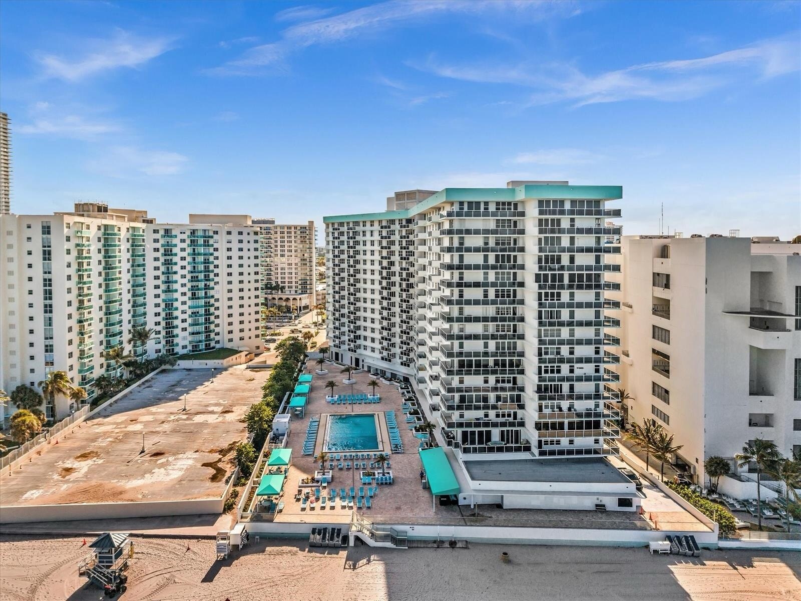 Building Photo - 3725 S Ocean Dr