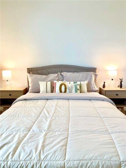 Building Photo - 107 Bright Poppy