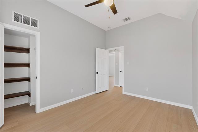 Building Photo - 325 Crooked Creek