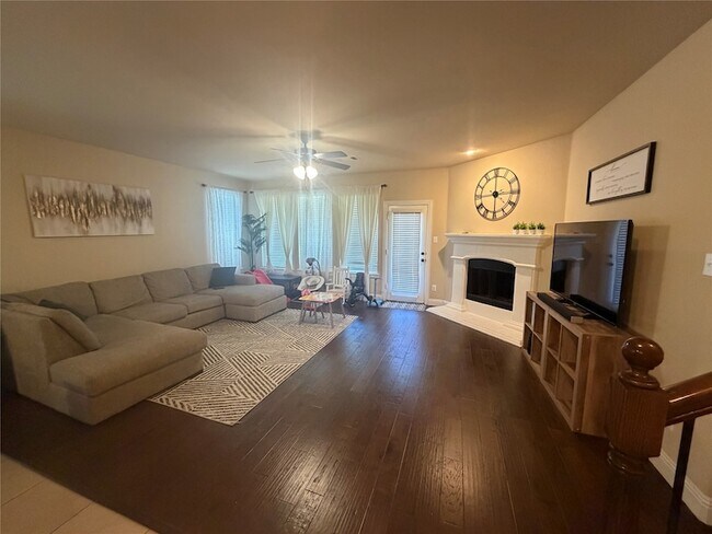 Building Photo - 10700 Lariat Trail Dr