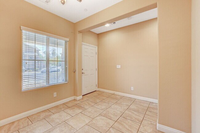 Building Photo - 1074 Fish Pond Ave