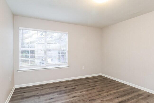 Building Photo - 4933 Broad Leaf Ct