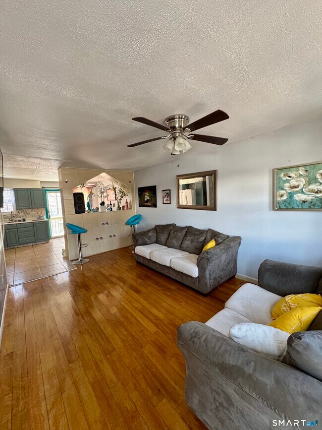 Building Photo - 12-16-16 Scuppo Rd