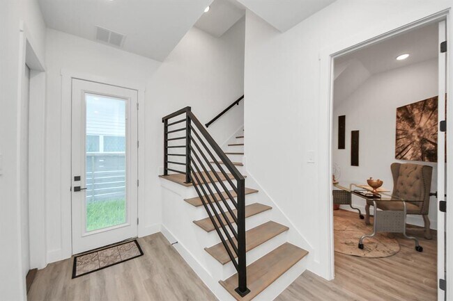 Building Photo - 3604 Runnels St