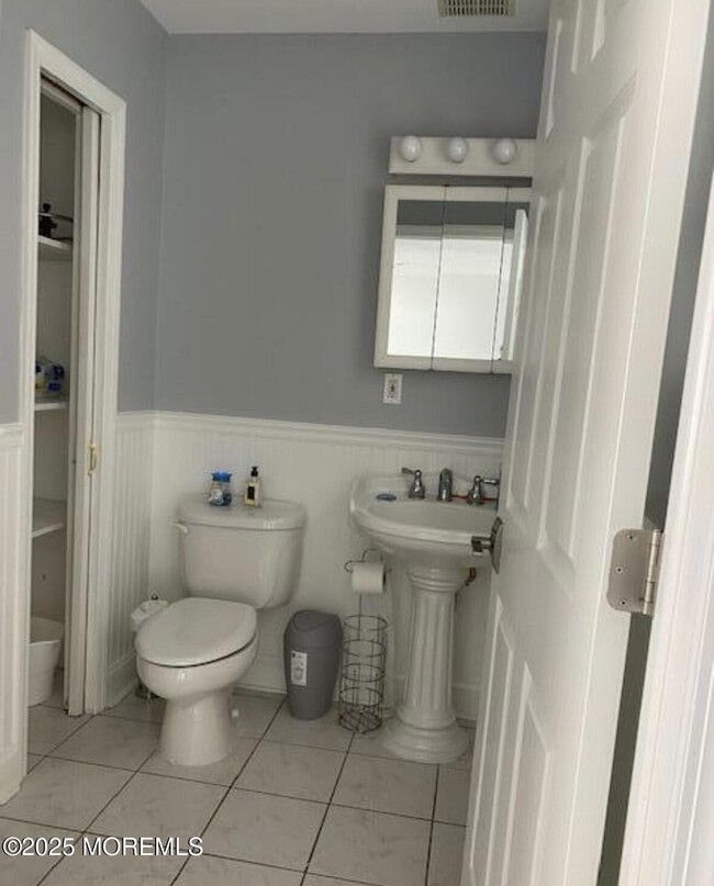 Building Photo - 55 Heath Ave