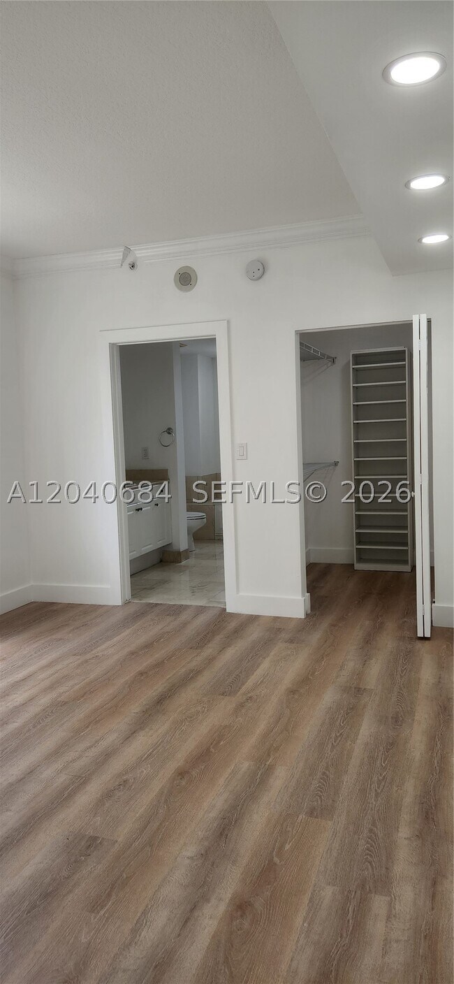 Building Photo - 357 Almeria Ave