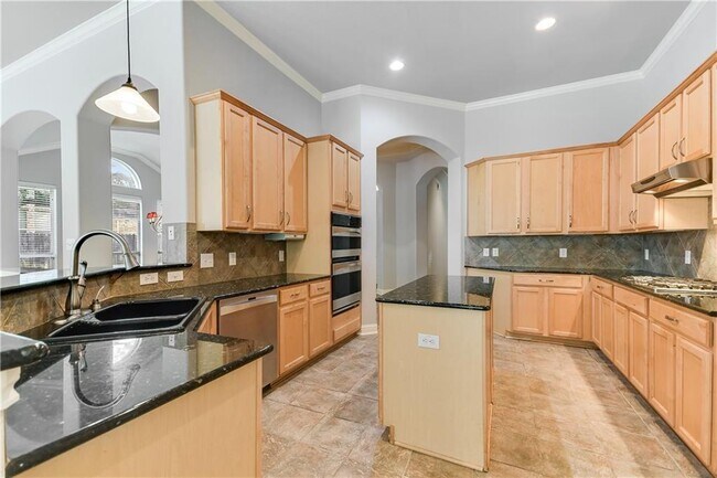 Building Photo - 10005 Loxley Ln