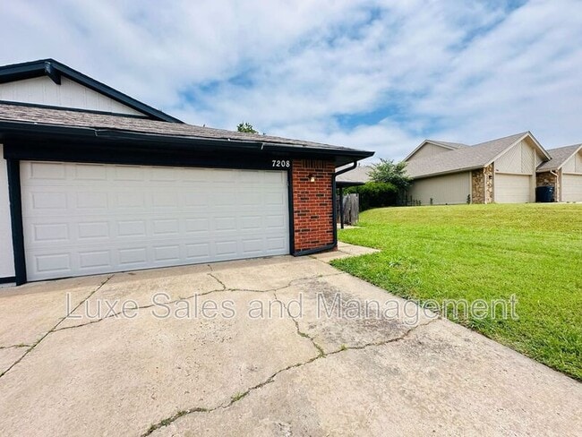 Building Photo - 7208 Kings Manor Ct
