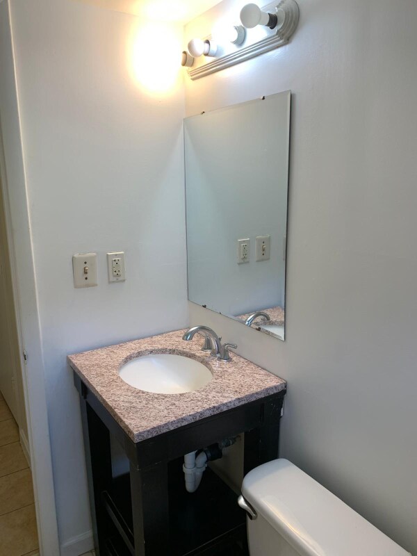 Building Photo - 5504 Karen Elaine Dr