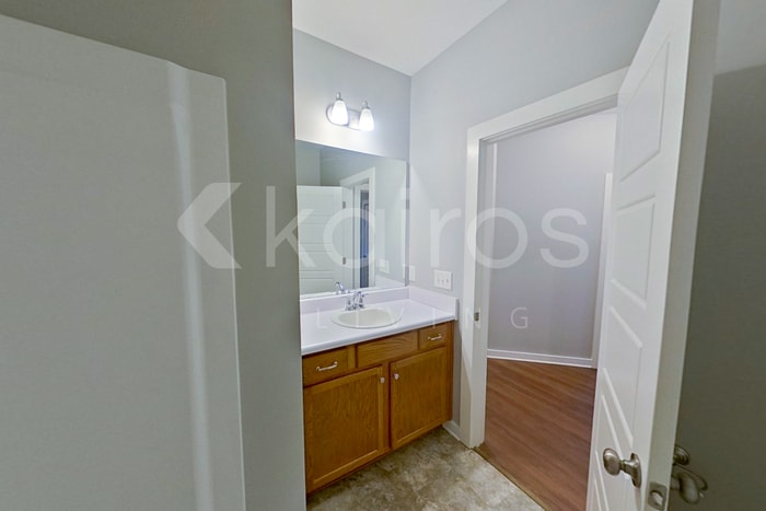 Building Photo - 1389 Old Rd