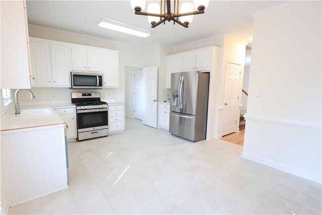 Building Photo - 1056 Oak Hollow Ct