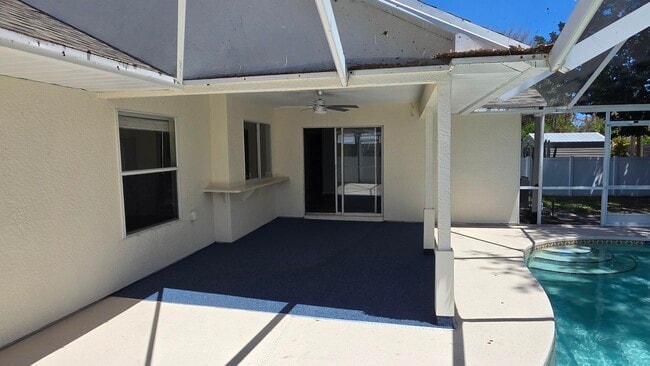 Building Photo - 2820 SE Pace Dr