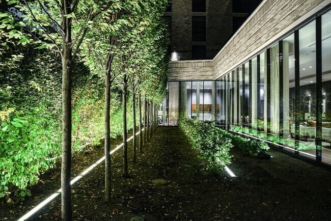 Building Photo - 580 Washington St