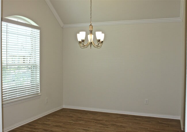 Building Photo - 4408 Mimic Dr