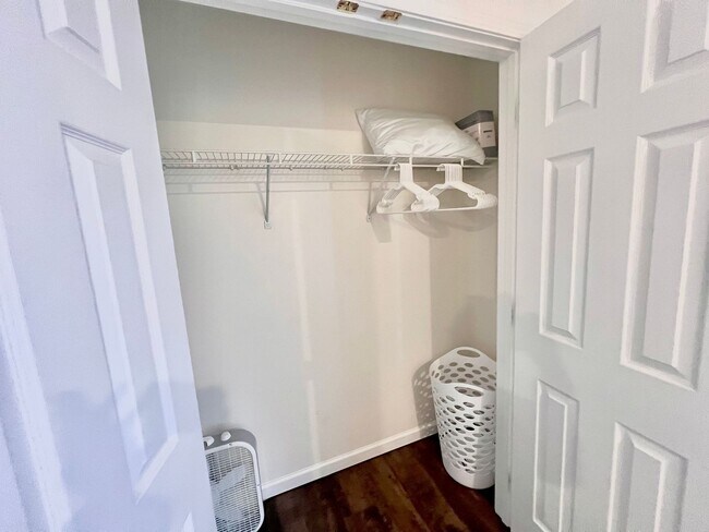 Building Photo - 707 Bagwell Ct