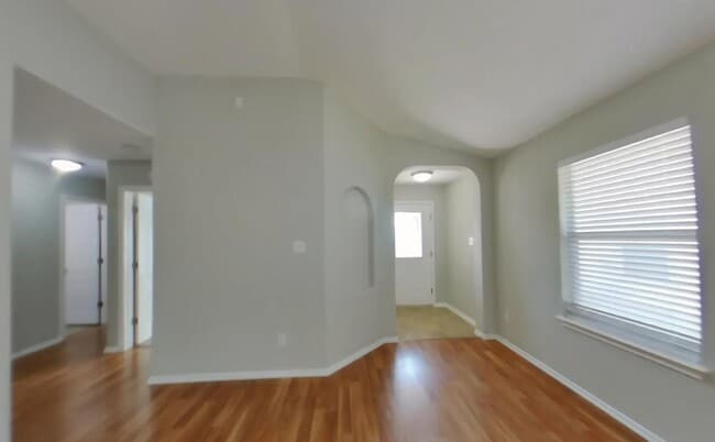 Building Photo - Spacious, Stylish, and Simply Perfect — 3-Bedroom Home