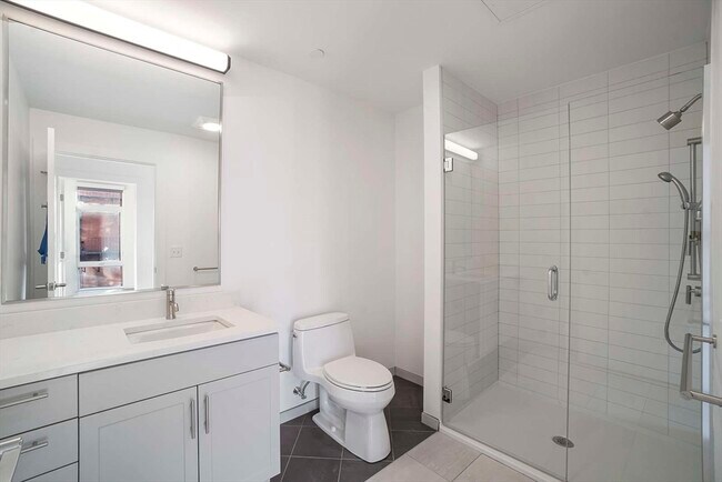 Building Photo - 839 Beacon St