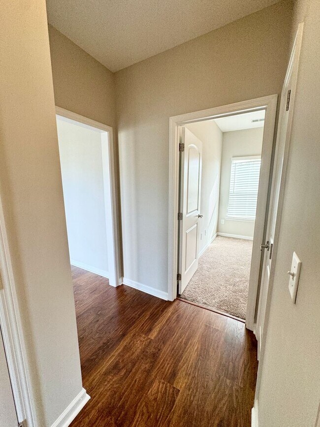 Building Photo - AVAILABLE 3 Bedroom/ 2 Bath with attached garage! Beautiful finishes throughout