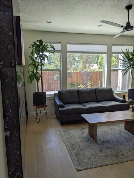 Building Photo - 3360 S Amara Pl