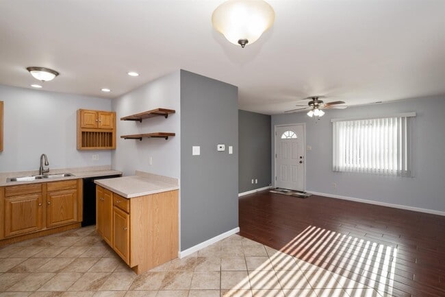 Building Photo - 3 bedroom / 1 bathroom Home for rent in Hobart