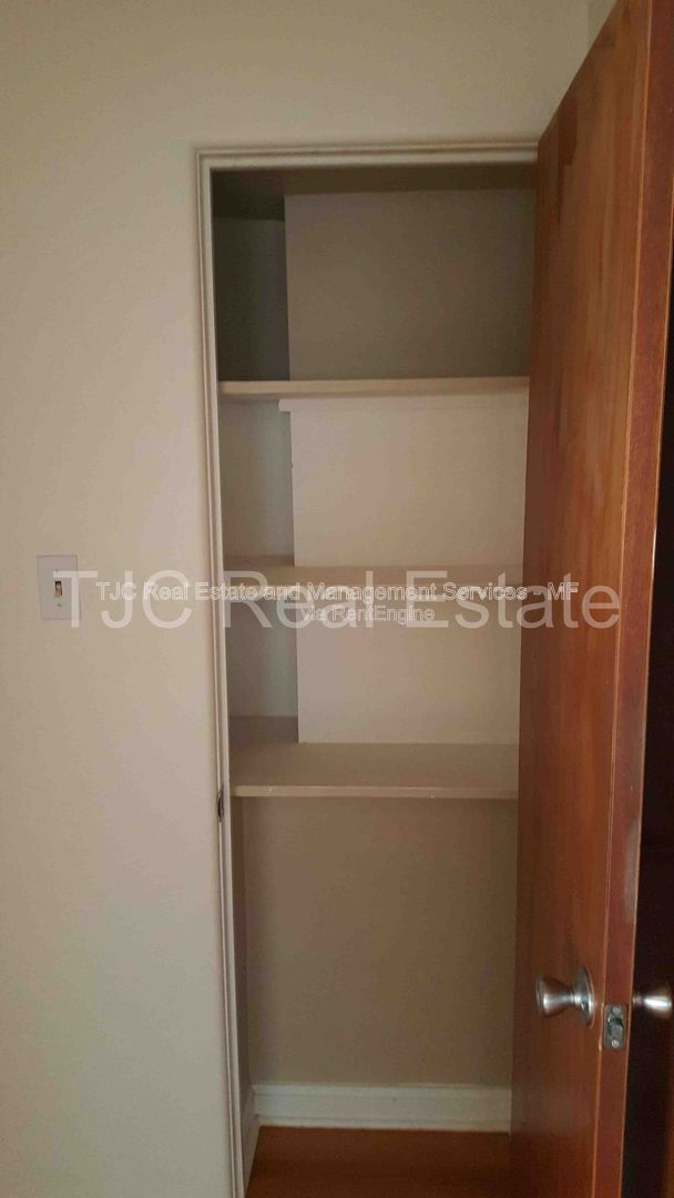 Building Photo - 1215 S Jackson St