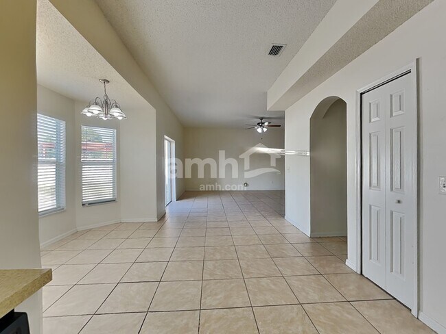 Building Photo - 12723 Longcrest Dr