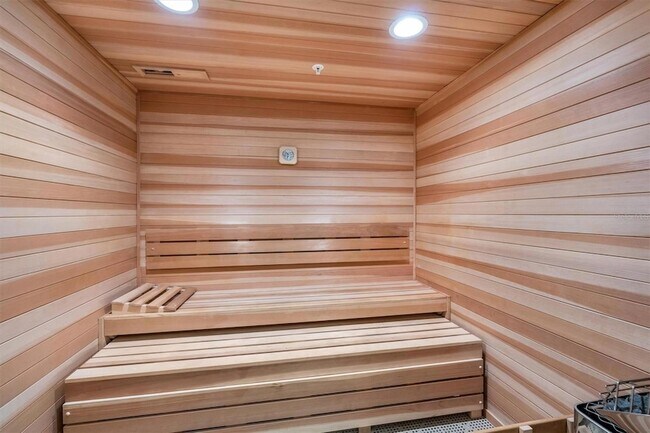 Building Photo - 14204 Heritage Landing Blvd