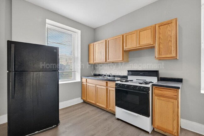 Building Photo - 2102 Adelaide Ave