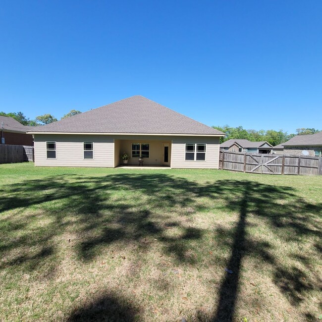 Building Photo - near Fort Moore 4 bedroom 2 bath house for...