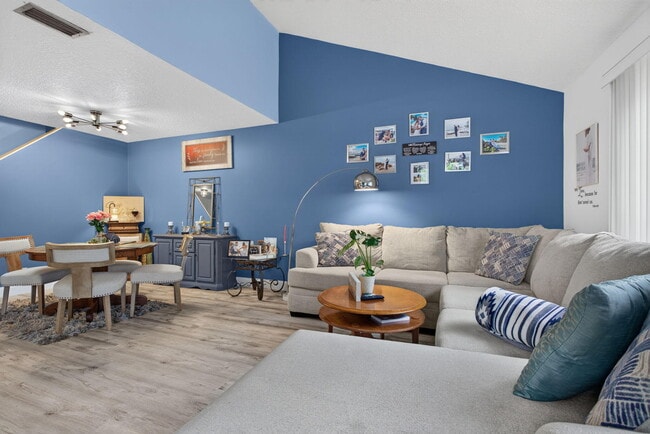 Building Photo - 3320 Alba Cir