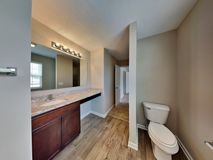 Building Photo - 10904 Mansfield Way