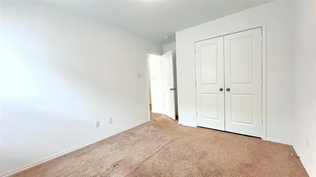 Building Photo - 2925 Meadowlands Dr