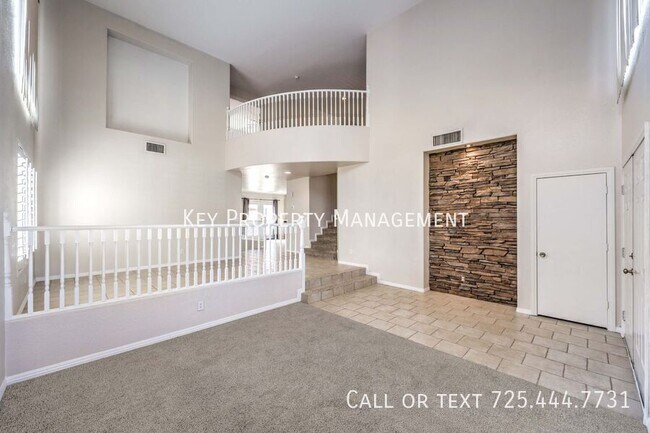 Building Photo - Beautiful 4 bedroom, 2.5 bathroom two-stor...