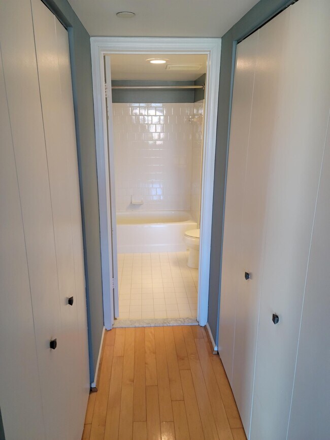 Building Photo - 1401 17th St NW