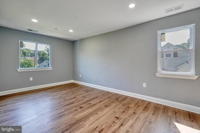Building Photo - 112 Fox Way